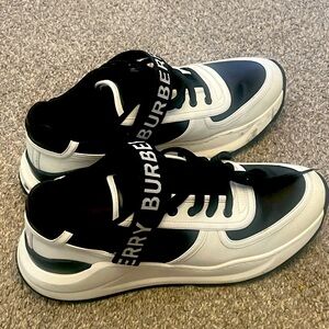 Size 10 white & black Burberry sneakers
